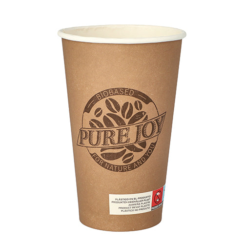 Ein brauner PAPSTAR 20 Trinkbecher (0,4 l) aus Pappe von PAPSTAR GmbH mit „PURE JOY“-Logo und Kaffeebohne, als biologisch abbaubar gekennzeichnet. Unten weist ein weißes Etikett mit rotem Warnsymbol auf das umweltfreundliche Design hin.