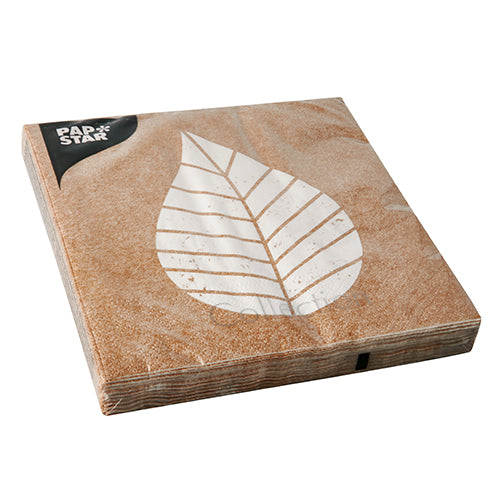 Eine Packung PAPSTAR 20 Servietten, 33x33 cm, 3-lagig, 1/4-fach gefaltet in Naturfarbe von PAPSTAR GmbH - ideal für die stilvolle und praktische Tischdekoration.
