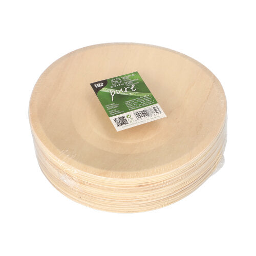 Ein Stapel PAPSTAR 50 Fingerfood-Teller aus Holz „pure“ von PAPSTAR GmbH ist in Plastik verpackt, mit grün-weißem Label darauf, das Produktinfos und Nachhaltigkeitssymbole zeigt.