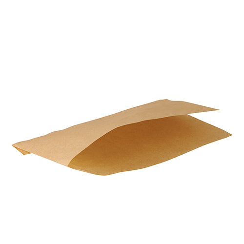Eine PAPSTAR 1000 Hot Dog-Tüten "pure" aus brauner, fettdichter Papierhülle (18x11 cm), wie sie in der professionellen Gastronomie verwendet wird, liegt flach mit teilweise geöffneter Lasche auf weißem Untergrund. Marke: PAPSTAR GmbH.