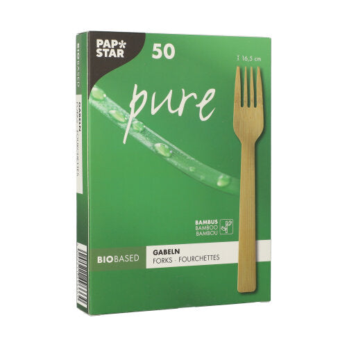 Eine grüne Box der PAPSTAR GmbH mit der Aufschrift „pure“ enthält 50 umweltfreundliche, biologisch abbaubare Bambusgabeln (16,5 cm) in einer Pappschale. Auf der rechten Seite der Box ist eine Bambusgabel abgebildet.