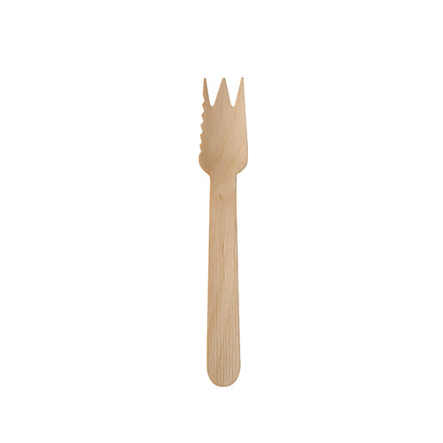 Eine einzelne PAPSTAR Kuchen- und Snackgabel aus „pure“ Holz (14 cm, einseitig gezackter Rand) mit flachem Griff, kombiniert Gabel und Spatel – auf weißem Hintergrund, Produkt von PAPSTAR GmbH.