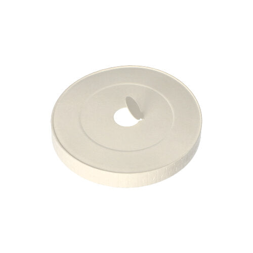 Die 50 Deckel für Trinkbecher der PAPSTAR GmbH sind runde, weiße Kartondeckel (Ø 8 cm) mit einem Loch in der Mitte und einer selbstklebenden Unterseite. In der Abbildung ist die obere Schicht teilweise abgezogen, sodass die klebrige Seite sichtbar ist.