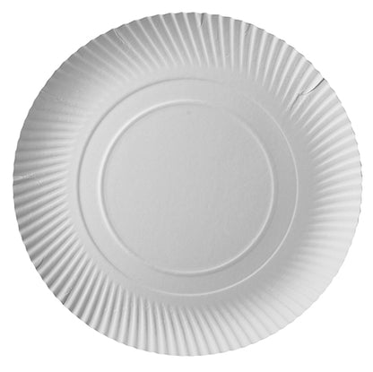 A PAPSTAR 25 plates, cardboard "pure" round white from PAPSTAR GmbH: a round, white, environmentally friendly cardboard plate with a fluted edge and smooth center, viewed from above, with slight creases at the edge.