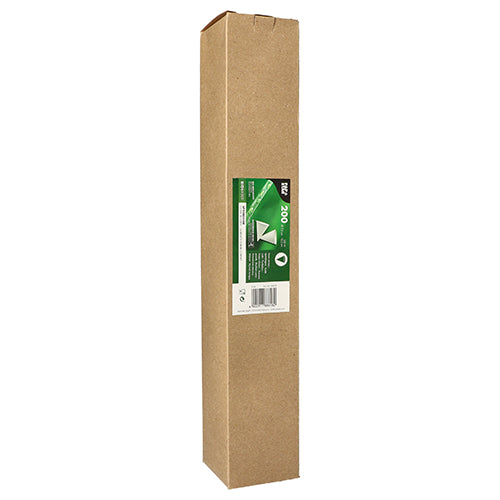 Eine hohe, rechteckige Schachtel der PAPSTAR GmbH aus Zuckerrohrpapier trägt ein grün-weißes Etikett mit Produktinformationen. Die schlichte braune Verpackung fasst 200 Spitzbecher und steht aufrecht auf weißem Untergrund.