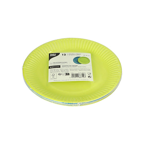 Ein Set aus 12 PAPSTAR Papptellern, rund, Ø 18 cm, farbig sortiert von PAPSTAR GmbH – in Plastikverpackung mit Etikett (Barcode, Icons, Text), biologisch abbaubar für nachhaltige Nutzung.