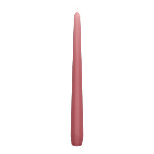 Eine einzelne, unbeleuchtete Starpak Leuchterkerze (Ø 2,2 cm - 25 cm) in hohem Rosa steht aufrecht vor einem schlichten weißen Hintergrund.