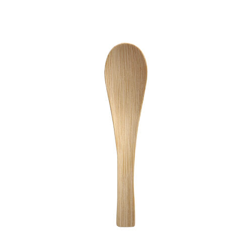 Ein einzelner PAPSTAR 50 Fingerfood - Löffel, Bambus "pure" 13 cm "Asia" von der PAPSTAR GmbH, mit flachem, ovalem Kopf und kurzem breiten Griff in asiatischem Design, vertikal dargestellt vor einem schlichten weißen Hintergrund.