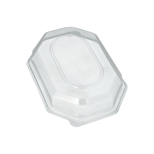 Der Starpak 10 Deckel für Servierplatten ist ein klarer, achteckiger transparenter PET-Deckel mit einer erhabenen ovalen Mitte, der für die optimale Frischhaltung von Lebensmitteln konzipiert ist und auf einem weißen Hintergrund abgebildet ist.