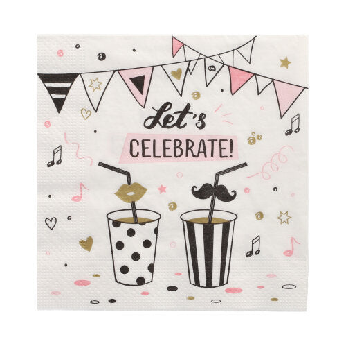 Die PAPSTAR 20 Servietten, 33x33 cm, 3-lagig aus dem Design Set 3 der PAPSTAR GmbH zeigt "Let's Celebrate!" mit zwei festlichen Getränken, rosa und goldenen Akzenten, Musiknoten und bunten Wimpeln über dem Kopf.