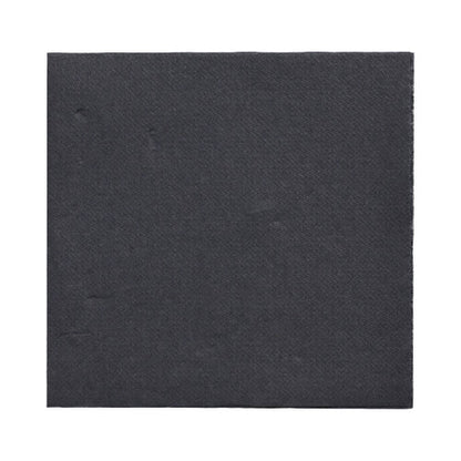 On a white background is a simple, square black napkin from the 150 napkins "DAILY Collection" of PAPSTAR GmbH (32 x 32 cm, 1/4 fold), whose surface appears smooth with a slight texture and no visible patterns or motifs.
