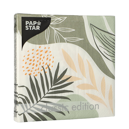 Eine Packung PAPSTAR 20 Servietten, 33 cm x 33 cm, 3-lagig, aus dem Design Set 6 der PAPSTAR GmbH, mit botanisch grünem, beigem und cremefarbenem Blatt und abstraktem Muster auf der Verpackung.