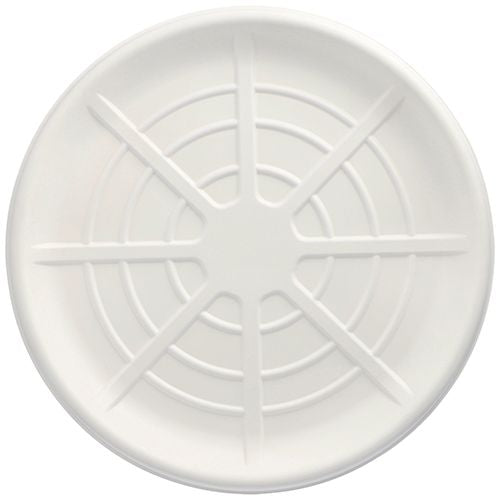 Die PAPSTAR 25 Servierplatten, Zuckerrohr „pure“ rund von der PAPSTAR GmbH sind runde, weiße Servierplatten mit erhabenen konzentrischen Kreisen und geometrischen Linien; umweltfreundlich und ideal für nachhaltiges Servieren.