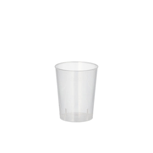 Das Starpak 20 Mehrweg-Gläser-Set aus unzerbrechlichem PP (4 cl, Ø 4,3 cm, Höhe 5,2 cm) zeigt ein leeres, klares Schnapsglas auf weißem Hintergrund – ideal für wiederverwendbaren Gebrauch.