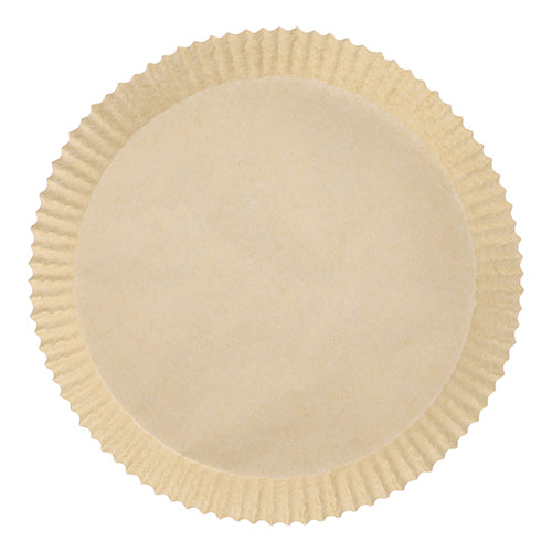 Ein einzelnes rundes, beiges PAPSTAR-Backpapier (4,5 cm hoch) für Heißluftfritteusen der PAPSTAR GmbH mit geriffeltem Rand, hitzebeständig, von oben betrachtet auf weißem Hintergrund.