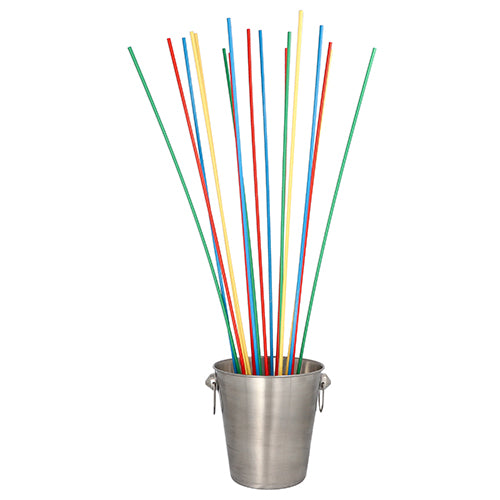 In einem Metalleimer befinden sich 50 PAPSTAR Maxi Papiertrinkhalme (Ø 6 mm, 80 cm, farbig sortiert) der PAPSTAR GmbH – die roten, grünen, gelben und blauen Trinkhalme sorgen für eine farbenfrohe und nachhaltige Lösung bei Ihrer nächsten Veranstaltung.