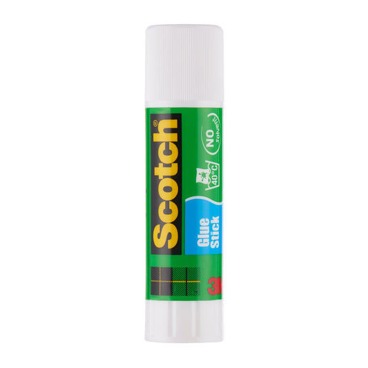Ein Scotch® Permanent-Klebestift von 3M Deutschland GmbH, aufrecht auf weißem Hintergrund abgebildet, mit grüner und gelber Beschriftung, weißer Drehkappe und dem Hinweis, dass er säurefrei, ungiftig und abwaschbar ist. Die Packung enthält 2 Stifte zu je 21 g.