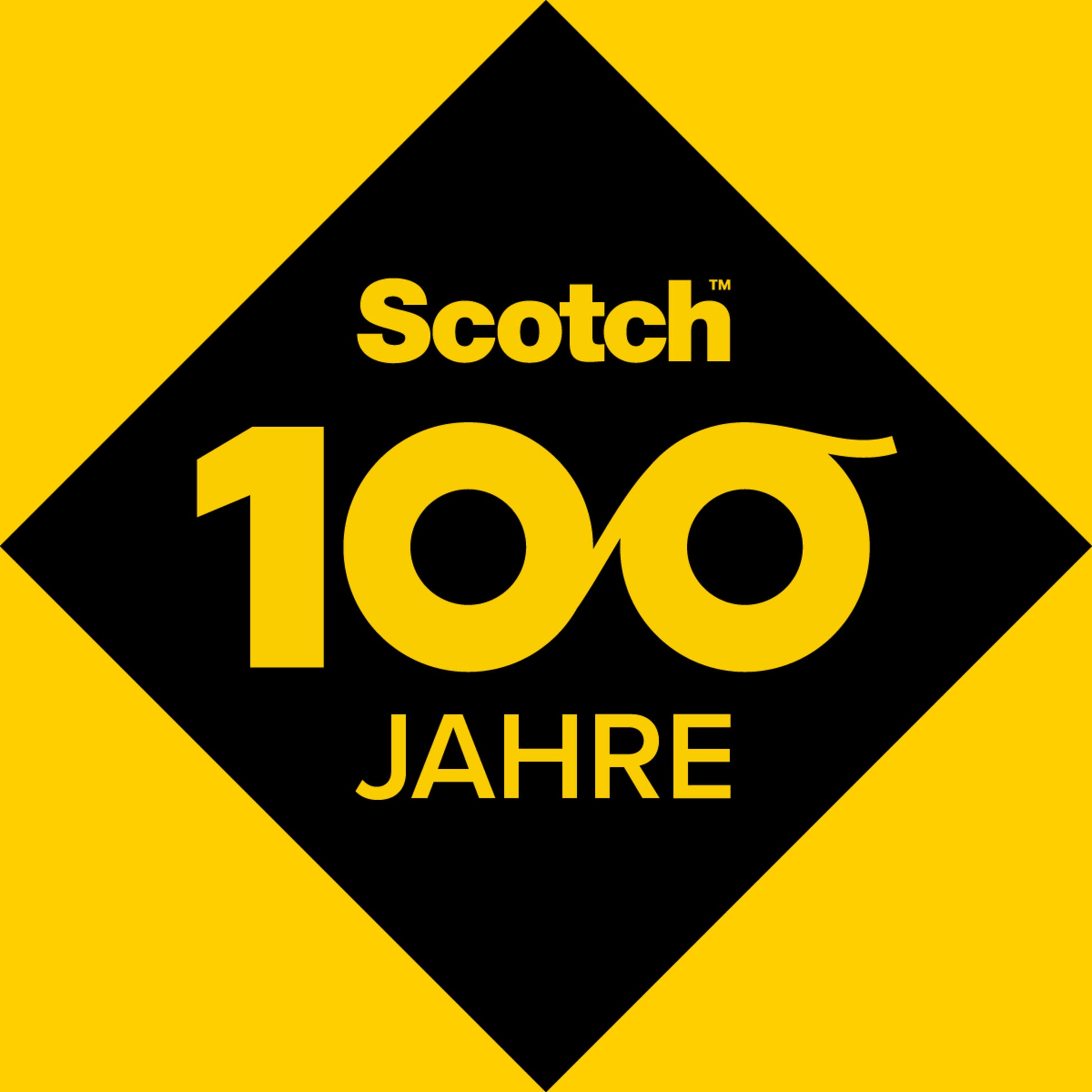 Eine schwarze Raute auf gelbem Grund mit dem Schriftzug "Scotch 100 Jahre", der auf das 100-jährige Bestehen von Scotch hinweist. Die Nullen ahmen Klebebandrollen nach. Merkmale: Abroller mit Pistolengriff + Scotch® Verpackungsklebeband, Braun, 50mm x 66m, von 3M Deutschland GmbH.