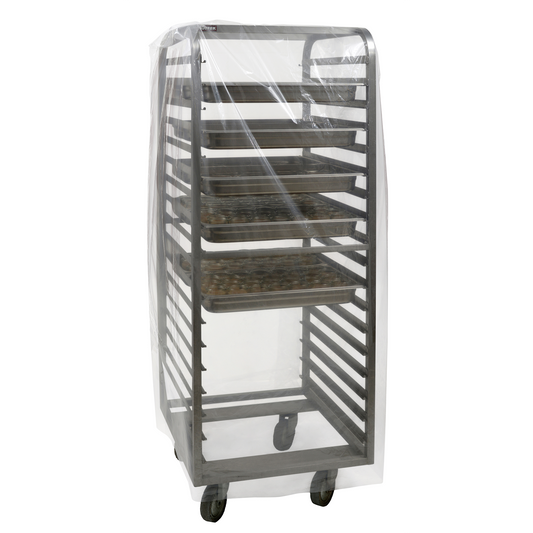 Abgebildet ist ein leeres Metall-Backregal auf Rädern, abgedeckt mit den DEISS 99823 Hordenwagenabdeckungen (950+750x1800x0,025 mm) der EMIL DEISS KG - die transparente Abdeckung bietet hygienischen Schutz und ist ideal für den industriellen Einsatz.