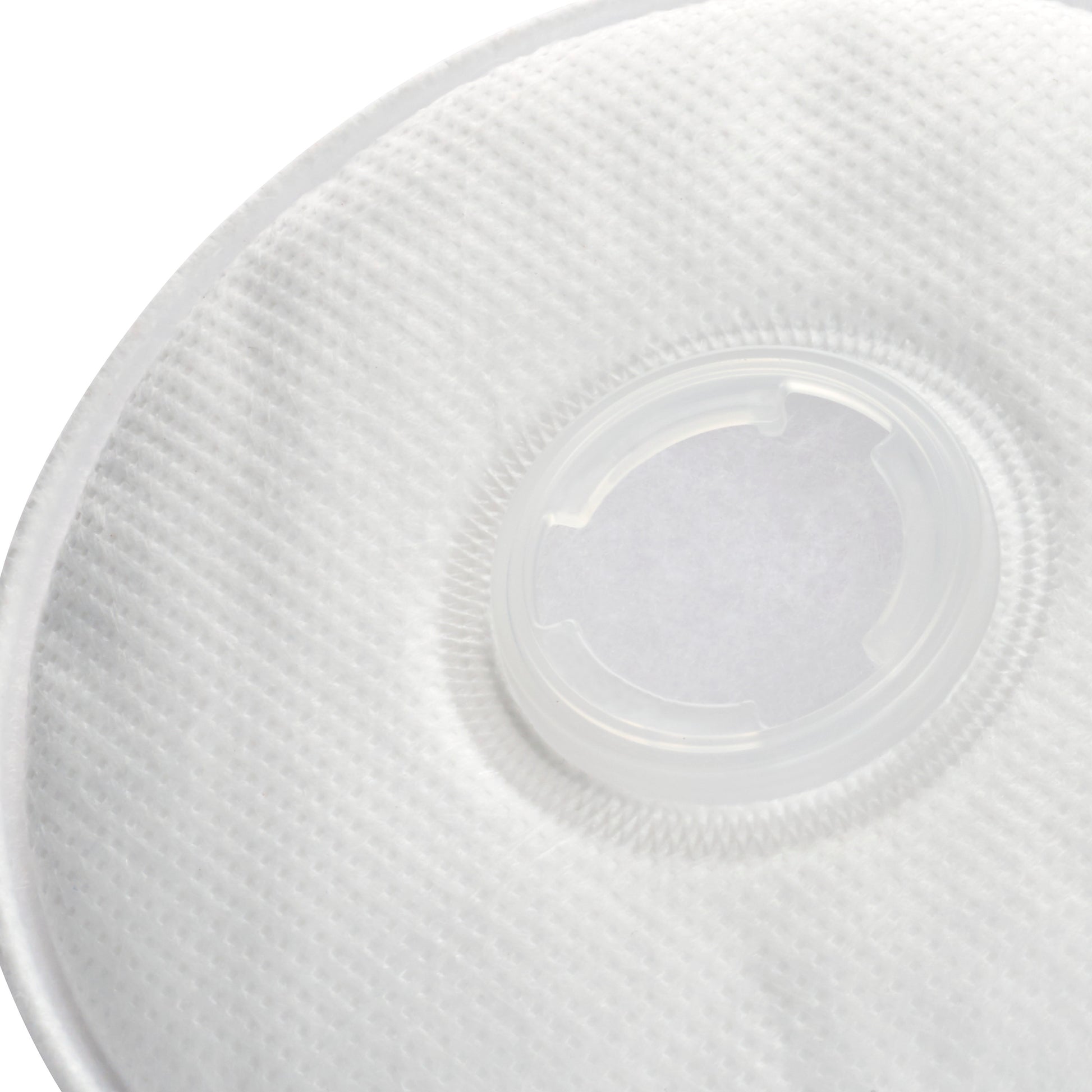 Nahaufnahme eines 3M™ Partikelfilters 2135, P3 von 3M Deutschland GmbH: ein weißer, runder, strukturierter Filter mit klarem Kunststoffanschluss, der teilweise vor einem weißen Hintergrund gezeigt wird. Verkauft als 1 Paar pro Packung.