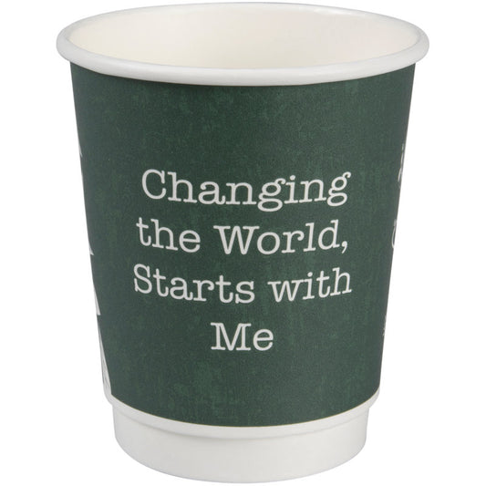 Der leere Kaffeebecher Doppelwand Bio "Green Leaves" von Abena Re-Seller GmbH in Dunkelgrün trägt vorne den weißen Schriftzug "Changing the World, Starts with Me" und steht vor weißem Hintergrund.