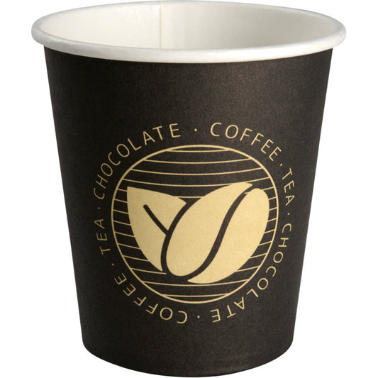 Der Kaffeebecher "Beans" von Abena Re-Seller GmbH ist ein schwarzer Becher mit einem goldenen Logo mit "COFFEE - TEA - CHOCOLATE" in einem Kreis. Er steht leer und aufrecht auf einer weißen Fläche - eine ideale Wahl für jeden Kaffeeliebhaber.