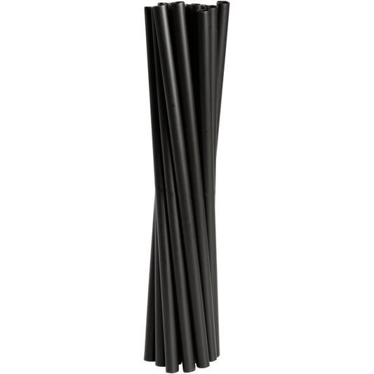 Eine Packung mit 250 schwarzen Mehrweg-Trinkhalmen (19 cm, Ø 6 mm) aus PP der Abena Re-Seller GmbH steht aufrecht mit unebenen Spitzen und aufgefächerten Böden vor einem schlichten weißen Hintergrund.