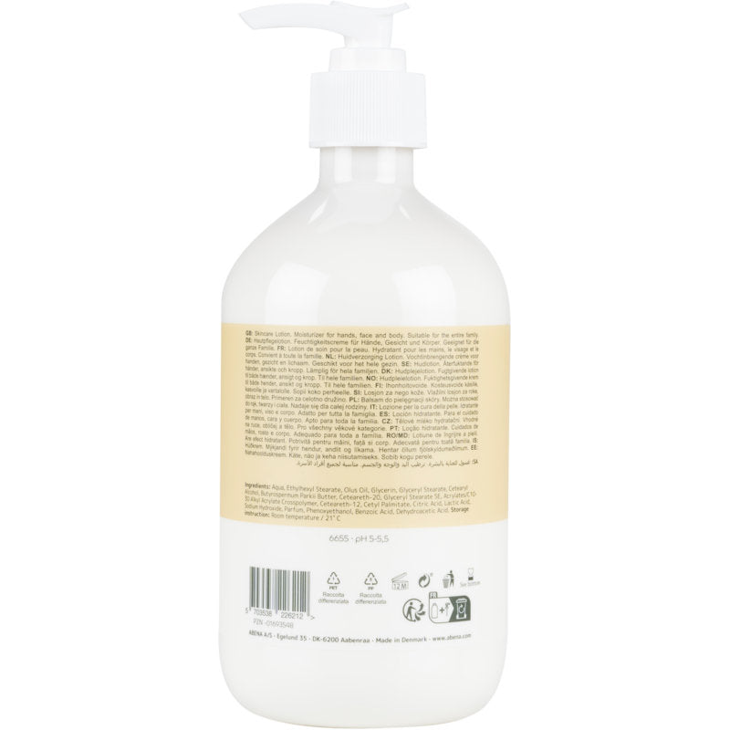 Eine weiße Kunststoff-Pumpflasche der Abena Re-Seller GmbH mit beigem Rückenetikett zeigt Produktinfos, Inhaltsstoffe und Details zu dieser leicht parfümierten Hautpflegelotion (14% Fettgehalt, 500ml) für trockene Haut. Am unteren Rand befinden sich Symbole und ein Barcode.