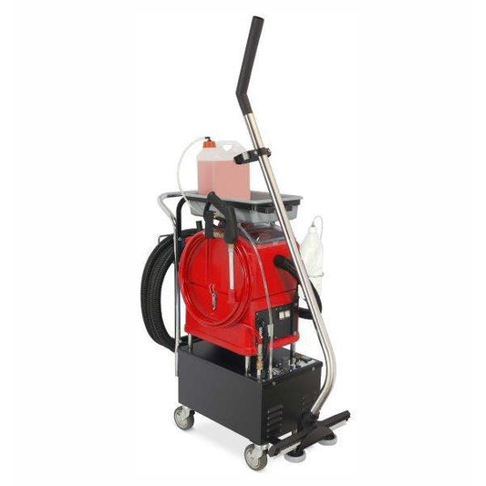 Die Arcora Aniko 30 Foamtec Sprüh-Saug-Maschine von Arcora International GmbH mit rotem Tank, schwarzem Sockel, Rädern, Schlauch und langem Metallgriff bietet dank innovativer Schaumtechnologie eine effiziente Reinigungsleistung.
