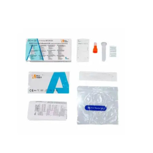Der ALLTEST SARS-CoV-2 und Influenza A+B Antigen Kombi-Schnelltest von Altruan enthält eine Testkassette, ein Fläschchen mit Pufferlösung, einen Tupfer, ein Röhrchen, eine Tropfspitze, eine Anleitung und eine Ergebniskarte. Er ist auf einem weißen Hintergrund angeordnet und trägt auf der Verpackung den Hinweis „zum Einmalgebrauch“.