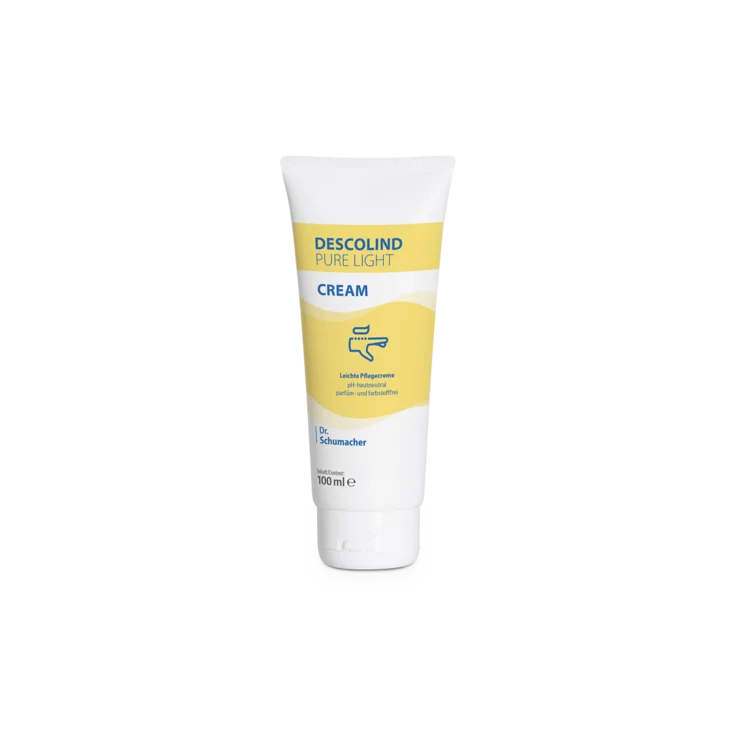 Eine weiße 100-ml-Tube der Dr. Schumacher Descolind Pure Light Cream Pflegecreme für empfindliche Haut mit gelben und blauen Akzenten und dem Schriftzug der Dr. Schumacher GmbH steht aufrecht auf einem schlichten weißen Hintergrund. Ideal für medizinisches Fachpersonal.