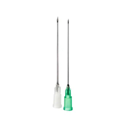Against a white background, two injection needles are depicted. The left needle has a white plastic sheath and is labeled as part of the B. Braun Sterican® cannula from B. Braun Deutschland GmbH & Co. KG, while the right needle has a green sheath specifically designed for intramuscular use. Both needles are made of robust chrome-nickel steel and have sharp tips for precise application.
