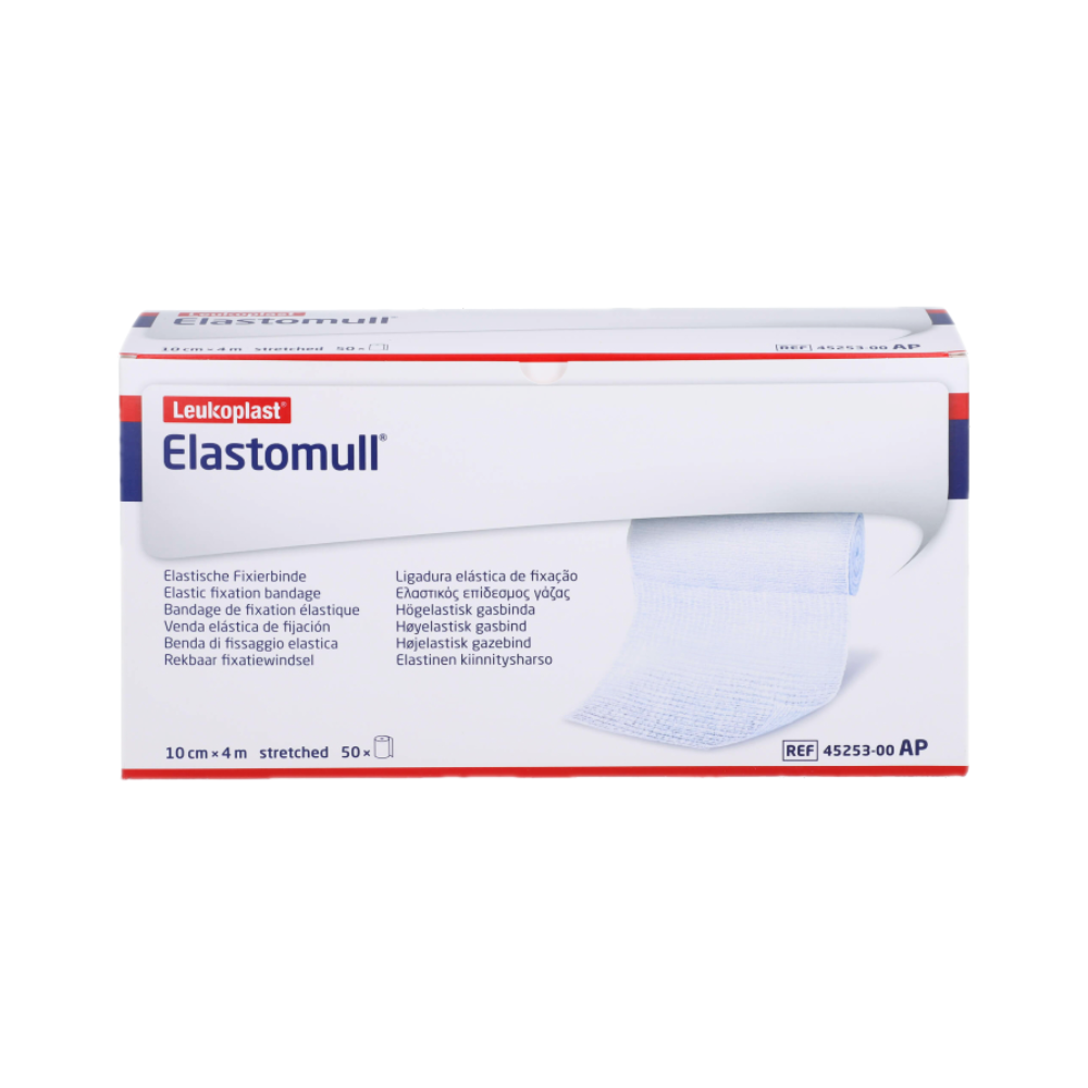 Eine Schachtel BSN Elastomull®, elastische Fixierbinde der BSN medical GmbH (essity), bekannt für ihren hohen Baumwollanteil, ist überwiegend weiß mit blauen und roten Akzenten. Auf der Vorderseite ist ein Bild der teilweise ausgepackten Verbandrolle zu sehen. Der Text beschreibt die Spezifikationen und Maße des Verbands und betont seine Hautverträglichkeit.