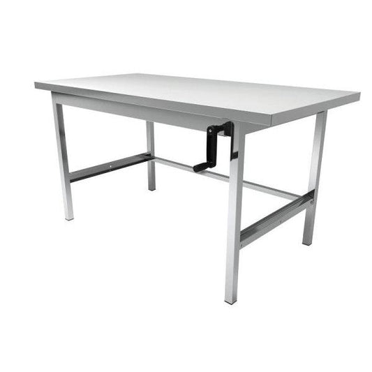 Der Novocal Arbeits- und Ablegtisch aus Edelstahl von Novocal verfügt über eine flache, rechteckige Oberfläche, vier gerade Beine und eignet sich dank seines schlichten Designs ideal für vielfältige Arbeitsbereiche. Packung: 1 Stück.
