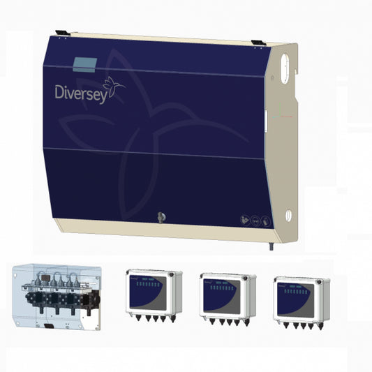 Die Diversey DF20L (IoC) Haupteinheit, ein intelligentes Dosiersystem für bis zu 10 Waschmaschinen, wird wandmontiert gezeigt - mit blauem Deckel, Logo, vier Steuermodulen und sichtbaren Ventilen für nachhaltige Wäschereibetriebe.