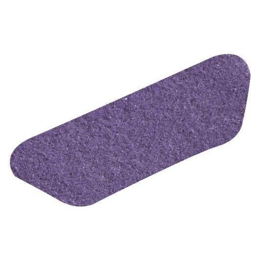 Ein einzelnes Twister S-Pad Lila (45x15 cm) von Diversey Deutschland GmbH & Co. OHG für die Zwischenreinigung von beschichteten Hartböden, mittel bis hochglänzend, ist isoliert auf weißem Hintergrund abgebildet. Die Packung enthält 1 Stück.