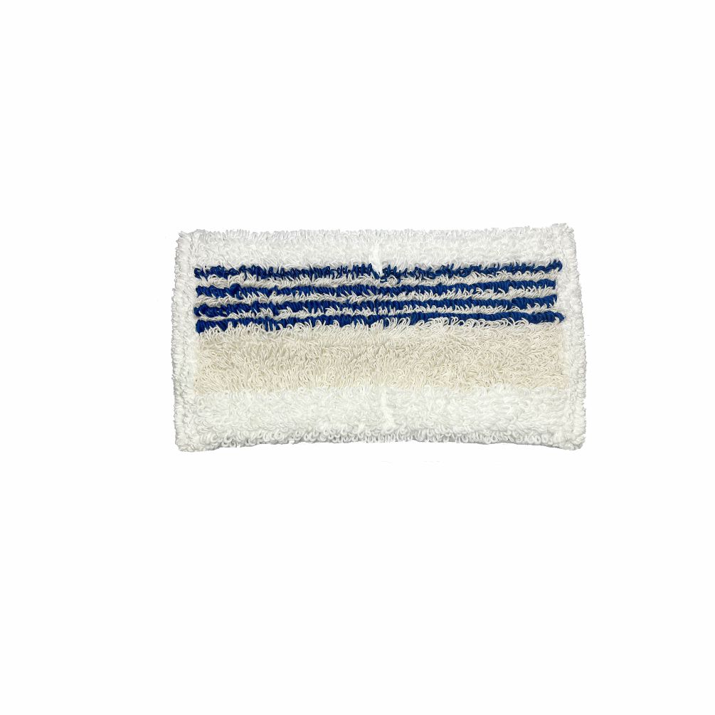 Ein rechteckiges weißes Arcora Doppelmopp 2.0 Micro-Plus Blau Mit Microrand Reinigungspad der Arcora International GmbH, mit blauen und weißen Strukturstreifen - ideal für die Mikrofaser Reinigung; erhältlich in Kartons zu 50 Stück.