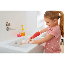 Delta-Dry Softliner, synthetic cushioning tube – in use