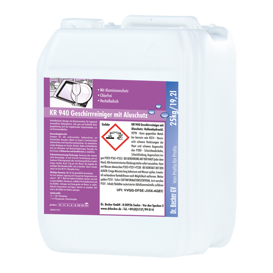 Ein großer weißer Kunststoffbehälter mit Henkel und violettem Etikett trägt Sicherheitshinweise, Text und ein Tellerbild. Das Produkt ist Dr. Becher KR 940 Geschirrreiniger mit Aluschutz der Dr. Becher GmbH. Fassungsvermögen: 25 kg.