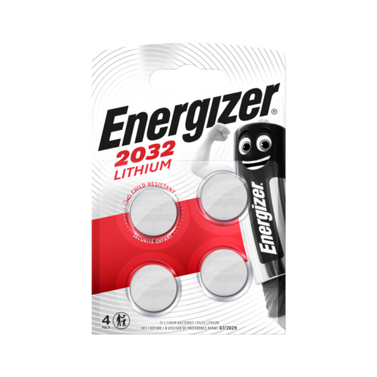 Bild einer Viererpackung Energizer Ultimate Lithium Knopfzelle CR 2032 | Packung (4 Stück) in Originalverpackung von Energizer Deutschland GmbH. Die Verpackung ist weiß mit einem roten Abschnitt und enthält ein Bild einer Batteriefigur, die Turnschuhe und Handschuhe trägt. Der Text hebt hervor, dass die CR2032 Knopfzellenbatterien kindersicher sind.