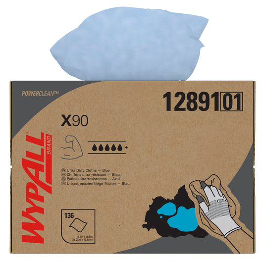 Eine Schachtel Kimberly-Clark GmbH WypAll® X90 PowerClean Ultra Duty Cloths in blau (BRAG™ Box, 136 Blatt) mit einer Hand, die einen verschütteten Gegenstand aufwischt. Ein gefaltetes Tuch ist teilweise herausgezogen - ideal für alle Reinigungslösungsbedürfnisse.