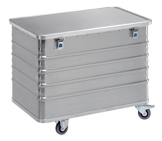 Der Novocal Transportcontainer aus Aluminium mit einem Volumen von 322 l verfügt über einen Klappdeckel, zwei Verschlüsse und vier Lenkrollen (2 fest & 2 schwenkbar, Ø100 mm) für eine sichere Aufbewahrung und einfache Mobilität. Marke: Novocal.