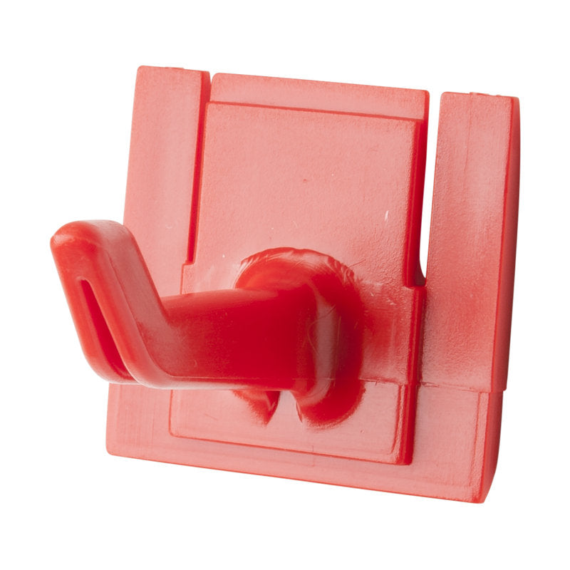 Die ERSATZ-STIELHALTERUNG HAKEN 42x32x31mm von Haug Bürsten KG passt zu Art.8699 und verfügt über einen quadratischen roten Kunststoffsockel mit einem abgewinkelten Haken zum einfachen Anbringen und Aufhängen von leichten Gegenständen.