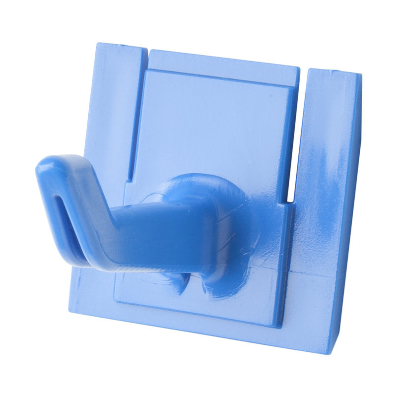 Die Haug Bürsten KG ERSATZ-STIELHALTERUNG HAKEN 42X32X31MM, passend für ART.8699, ist ein blauer Kunststoff-Wandhaken mit glatter, glänzender Oberfläche und einem einzelnen gebogenen Haken, ideal für die Werkzeugmontage oder als Ersatzhalter.
