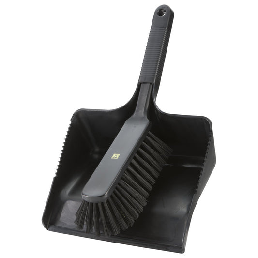 Die Haug Bürsten KG ESD KEHRGARNITUR, PA6, ø0,30mm weich, schwarz (350x222x110mm) verfügt über eine passende Bürste mit steifen Borsten und geriffeltem Griff sowie eine Kehrschaufel mit gezackten Kanten - ideal für die antistatische Reinigung in sensiblen Bereichen.