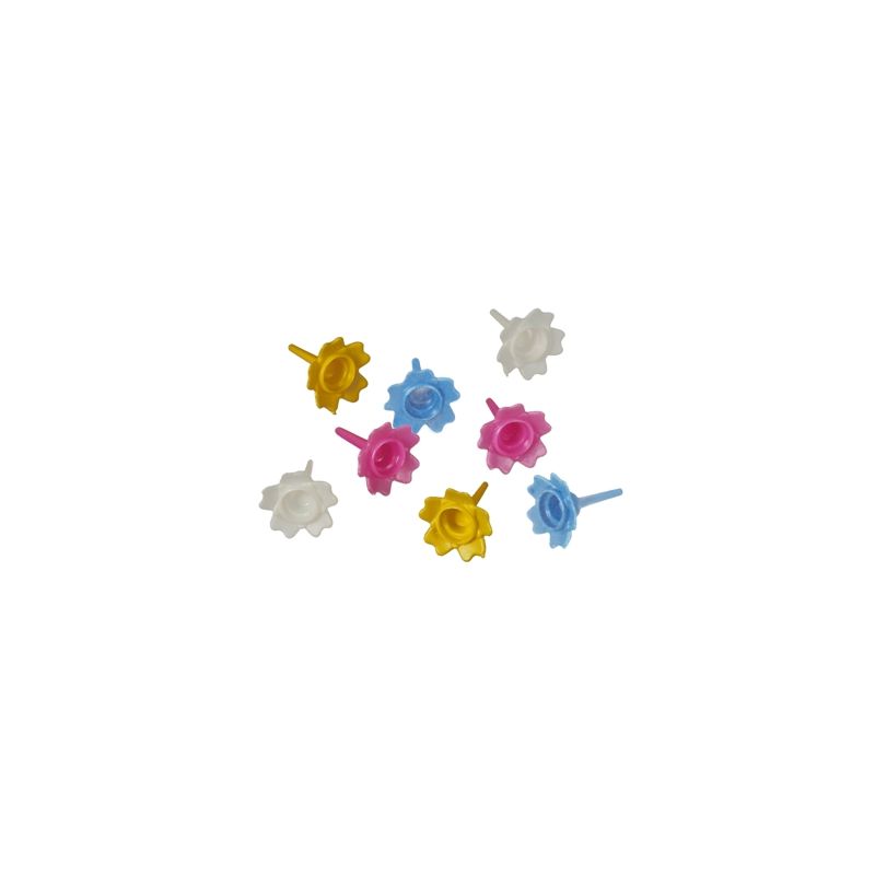 Distributed is a set of eight colorful star-shaped push pins that remind of the colorful PAPSTAR holders for birthday candles. The pins are available in blue, pink, yellow, and white.