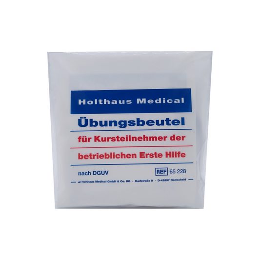 Ein Bild einer weißen Plastikverpackung mit blauem und rotem Text. Die Packung trägt die Aufschrift „Holthaus Übungsbeutel für Kursteilnehmer der betrieblichen Ersten Hilfe, 8-teilig | Packung (1 Stück)“ der Holthaus Medical GmbH & Co. KG, mit der Referenznummer „REF 65 228“ in der unteren rechten Ecke.