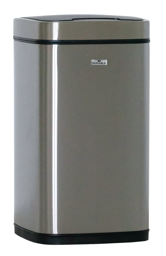 Der Novocal Sensor Abfalleimer ist ein automatischer 12-Liter-Edelstahlabfalleimer mit eleganter, reflektierender silberner Oberfläche und schwarzem Deckel, der sich durch handfreie Bedienung und modernes Design auszeichnet. Marke: Novocal.