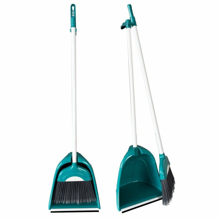 Two teal-colored Arcora Karisma Oval Cleaning Sets from Arcora International GmbH are depicted upright, with one broom in the dustpan and the other leaning against the tray. The sets are delivered in a box of 12 pieces.