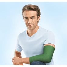 Gazofix, cohesive fixation bandage, skin-colored – in use